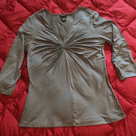 Gray ruche front 3/4 sleeve top - Picture 2 of 5
